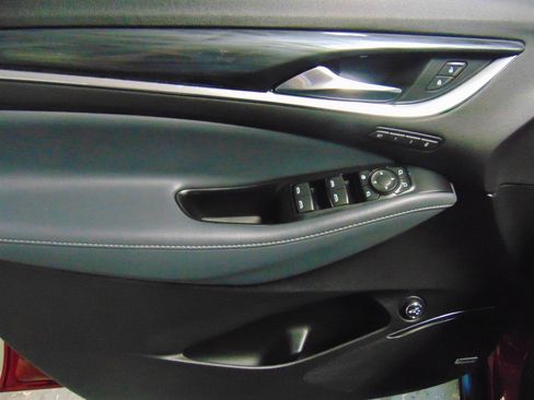 Used 2024 Buick Enclave Premium FWD image 8