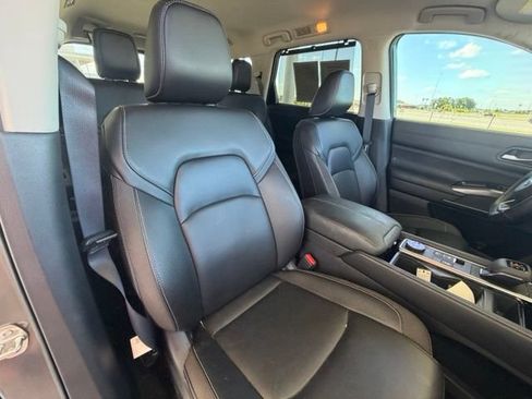 Used 2023 Nissan Pathfinder SL AWD/4WD image 33