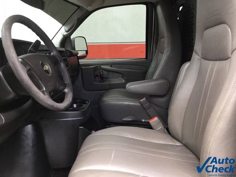 Used 2014 Chevrolet Express 2500 RWD image 28