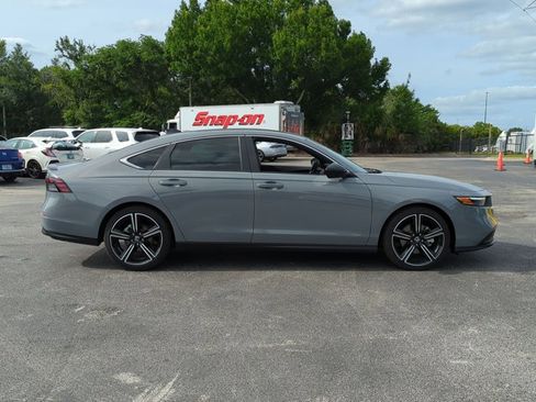 Used 2025 Honda Accord Sport image 4