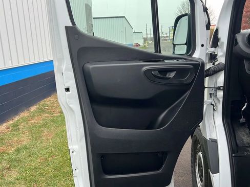 Used 2020 Freightliner Sprinter 2500 image 8