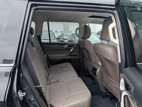 Used 2023 Lexus GX 460 Premium image 12