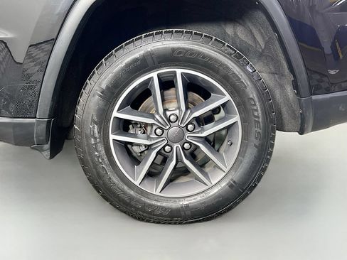 Used 2020 Jeep Grand Cherokee Limited w/ Luxury Group II AWD/4WD image 32