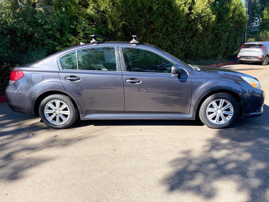 Used 2011 Subaru Legacy 2.5i Premium AWD/4WD image 3