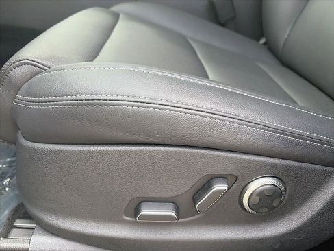 Used 2026 Genesis GV70 2.5T image 13