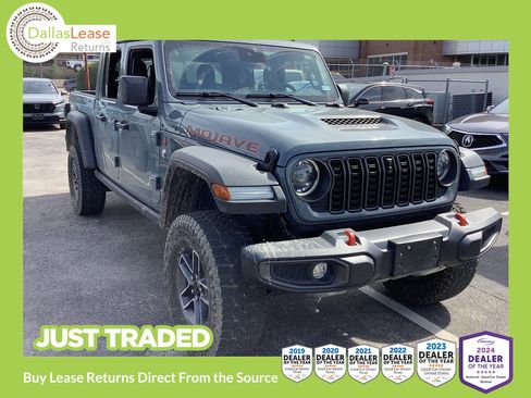 Used 2024 Jeep Gladiator Mojave w/ Technology Group AWD/4WD image 1