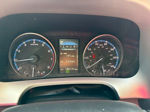 Used 2017 Toyota RAV4 LE FWD image 10