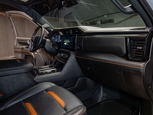 Used 2024 GMC Sierra 2500 AT4 w/ AT4 Premium Plus Package image 15