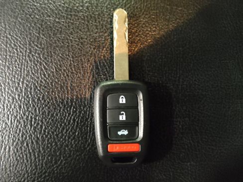 Used 2017 Honda Accord Sport image 32