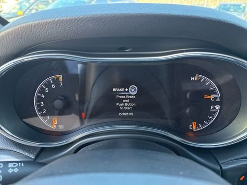 Used 2022 Jeep Grand Cherokee Limited w/ Tech Group image 13