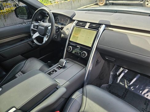 Used 2023 Land Rover Discovery HSE R-Dynamic AWD/4WD image 10