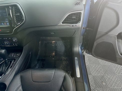 Used 2019 Jeep Cherokee Limited image 33