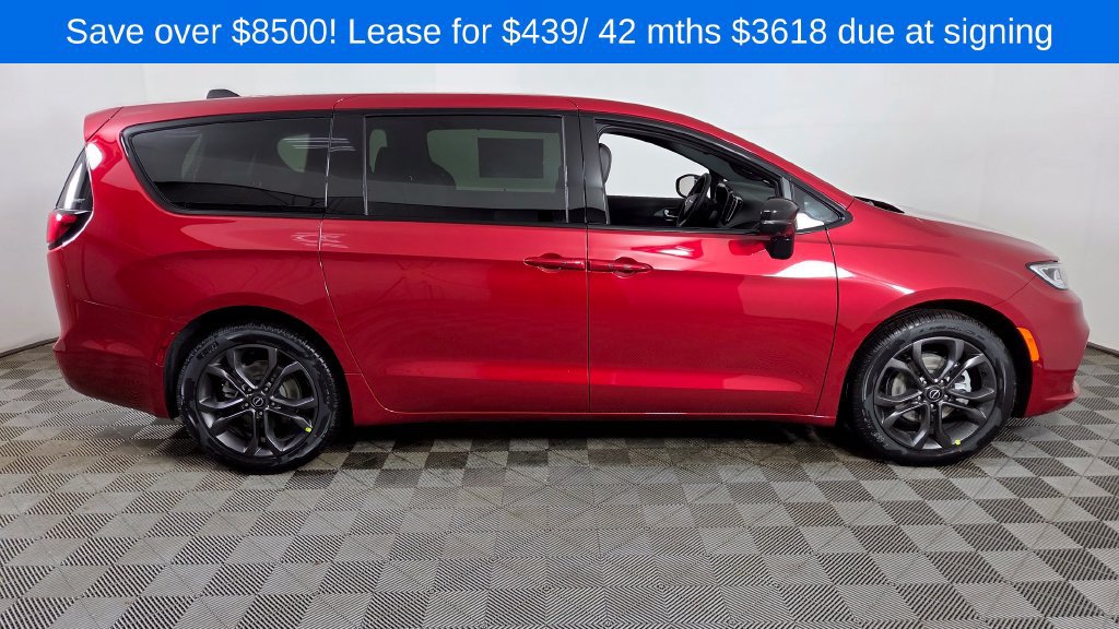 New 2026 Chrysler Pacifica Select FWD image 8