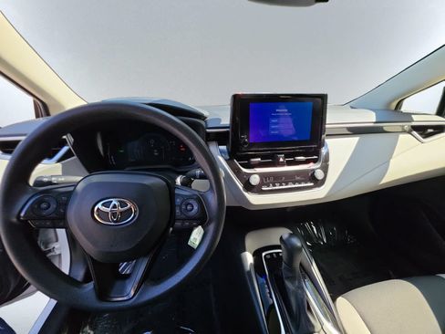 Used 2026 Toyota Corolla LE AWD/4WD image 6