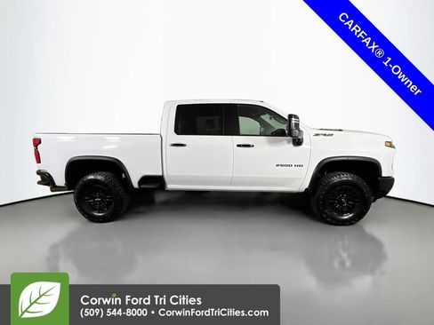 Used 2024 Chevrolet Silverado 2500 ZR2 w/ Technology Package AWD/4WD image 19