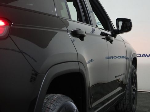 New 2026 Jeep Grand Cherokee Altitude AWD/4WD image 5