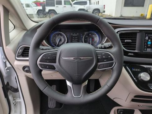 Used 2024 Chrysler Voyager LX w/ Fleet Security Group FWD image 13