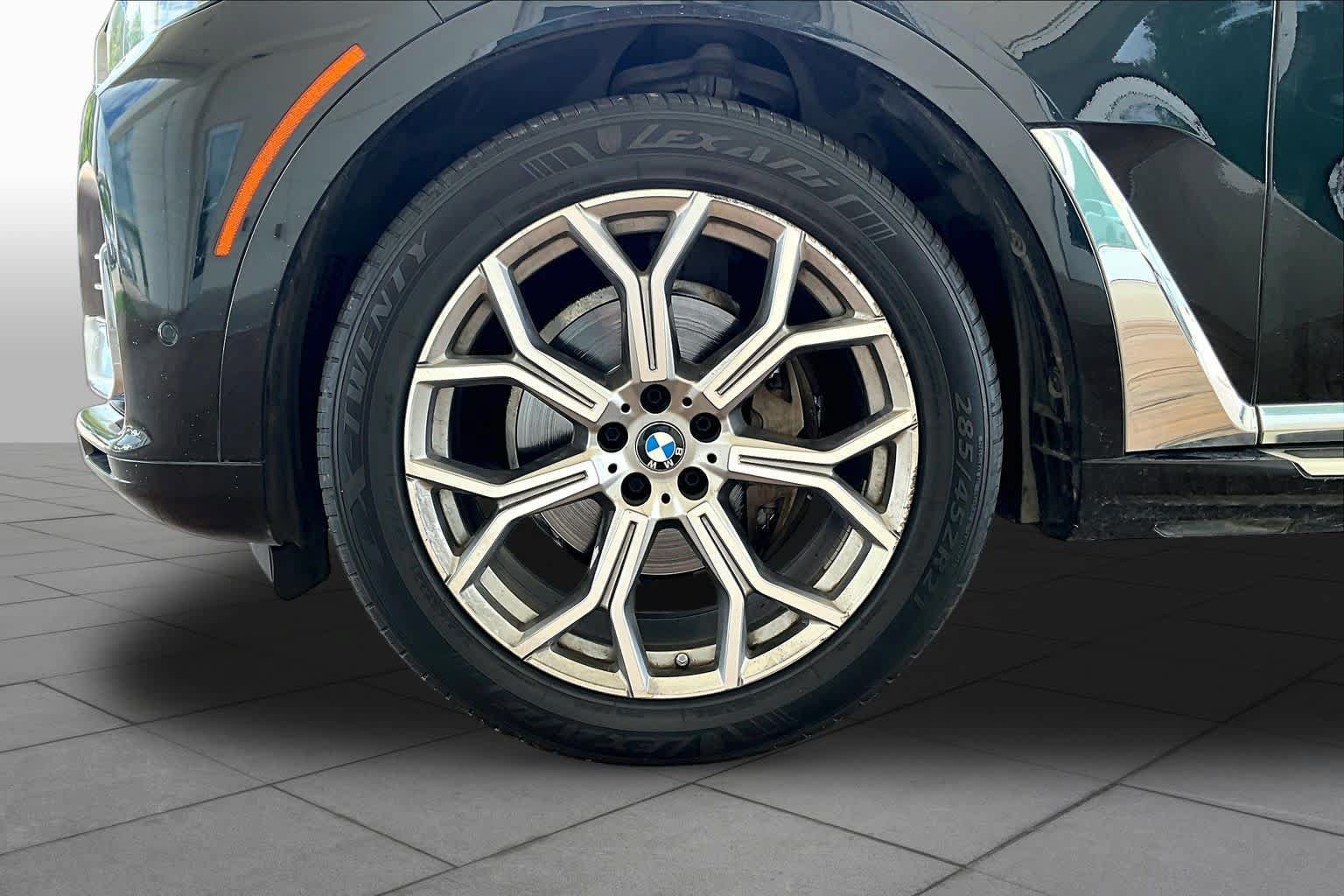 Used 2021 BMW X7 xDrive40i w/ Parking Assistance Package AWD/4WD image 10