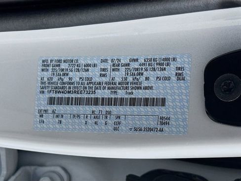 Used 2024 Ford F450 Platinum w/ FX4 Off-Road Package image 33