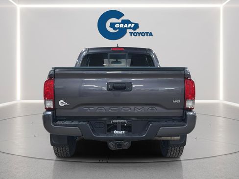 Used 2017 Toyota Tacoma TRD Sport w/ Tow Package (A/T) image 6