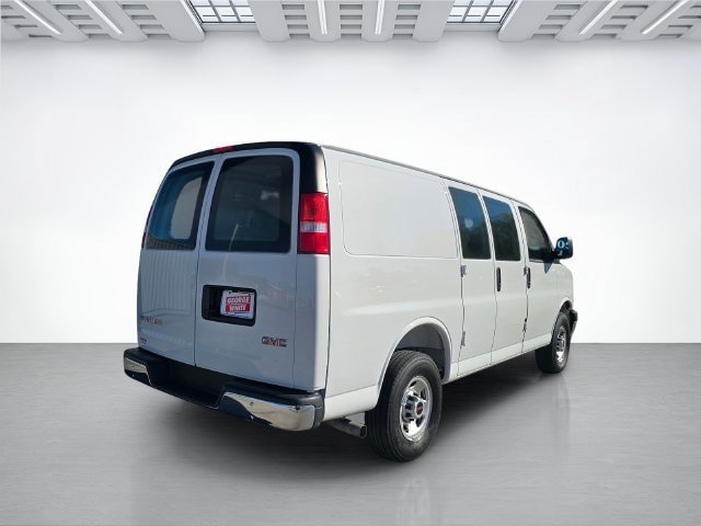 Used 2025 GMC Savana 2500 w/ Driver Convenience Package RWD image 4