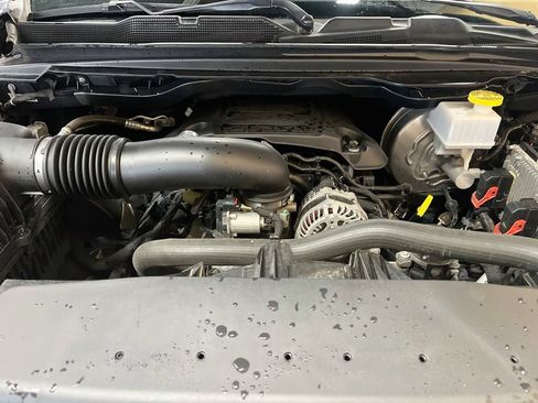 Used 2021 RAM 1500 Laramie AWD/4WD image 29