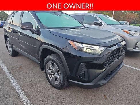 Used 2024 Toyota RAV4 XLE AWD/4WD image 3