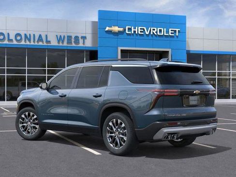 Used 2026 Chevrolet Traverse LT w/ Sun and Wheel Package AWD/4WD image 5