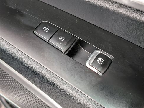 Used 2025 Kia Telluride S AWD/4WD image 38