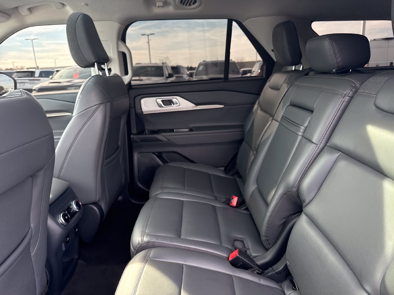 Used 2026 Ford Explorer Active w/ Active Comfort Package AWD/4WD image 13