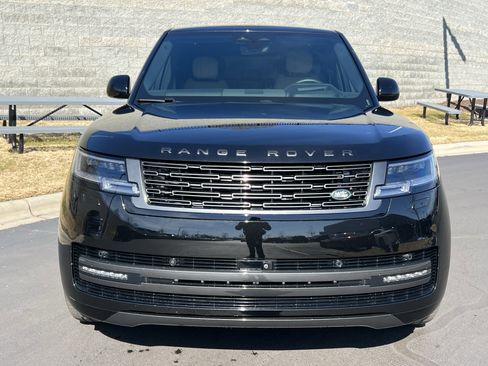 Certified 2024 Land Rover Range Rover SE image 10