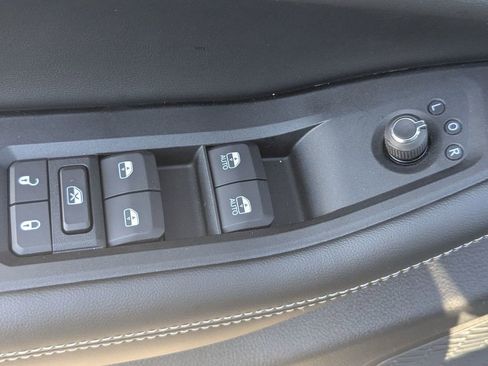 New 2025 Jeep Grand Cherokee Limited image 16