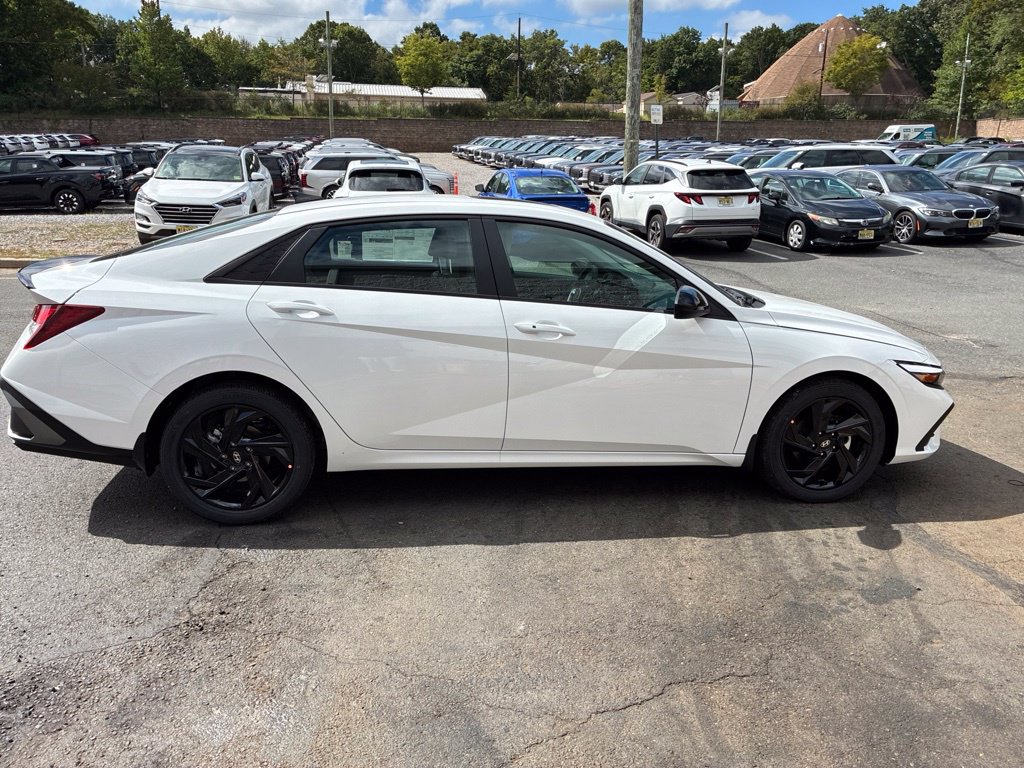 New 2026 Hyundai Elantra SEL Sport FWD image 8