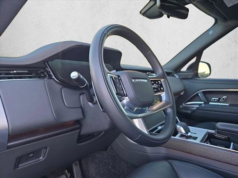 Used 2024 Land Rover Range Rover SE image 10