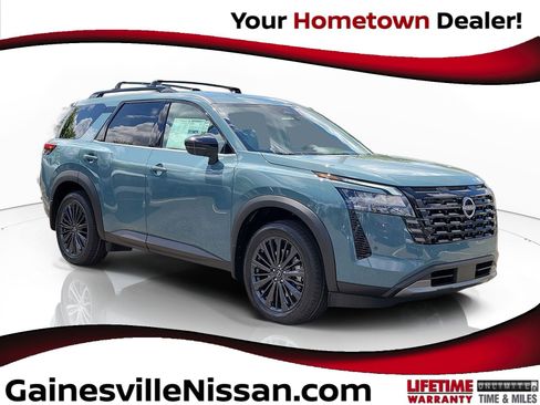 New 2026 Nissan Pathfinder SL image 1