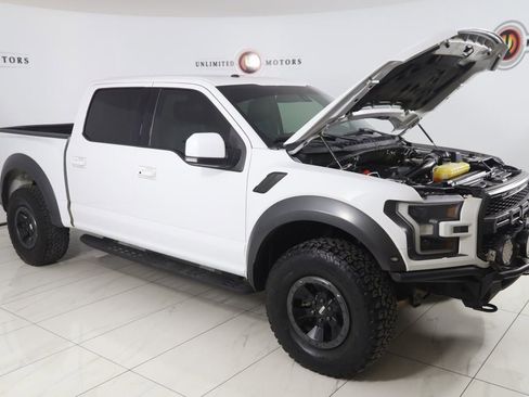 Used 2018 Ford F150 Raptor w/ Equipment Group 802A Luxury image 26