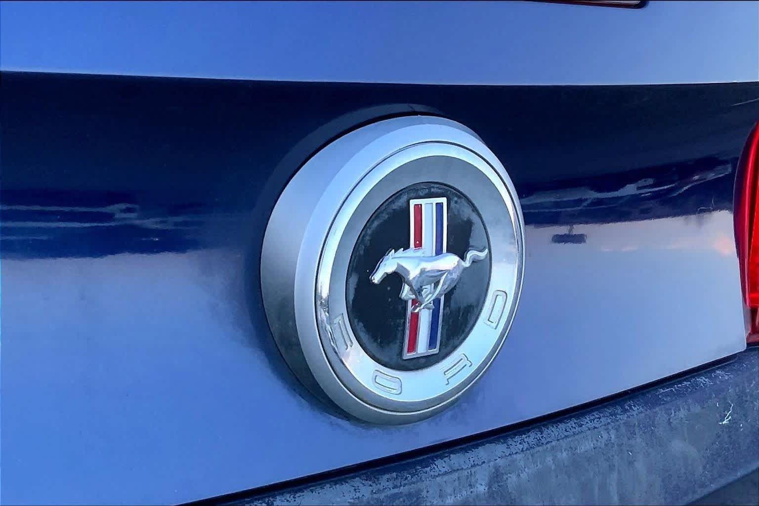 Used 2011 Ford Mustang Coupe w/ 101A Rapid Spec Order Code RWD image 25