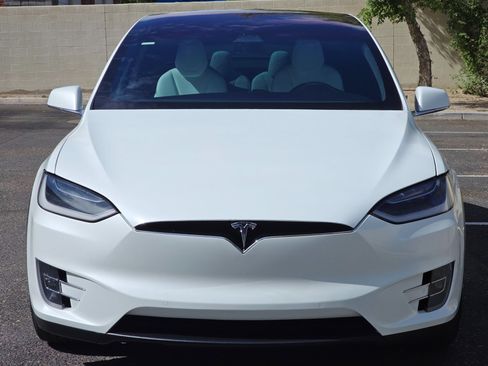 Used 2017 Tesla Model X 100D AWD/4WD image 3