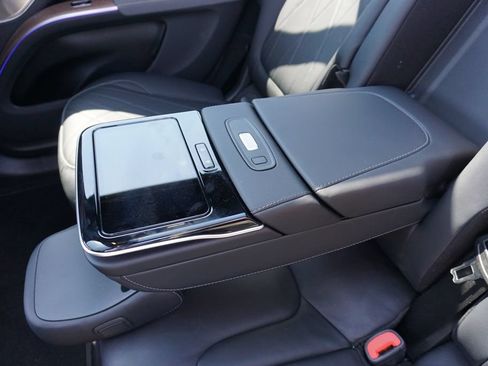Used 2023 Mercedes-Benz EQS 580 4MATIC SUV image 20