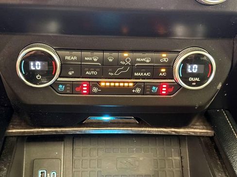 Used 2020 Ford Expedition Limited AWD/4WD image 26