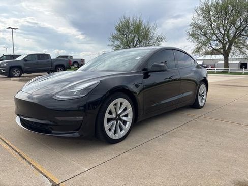 Used 2021 Tesla Model 3 Long Range image 4