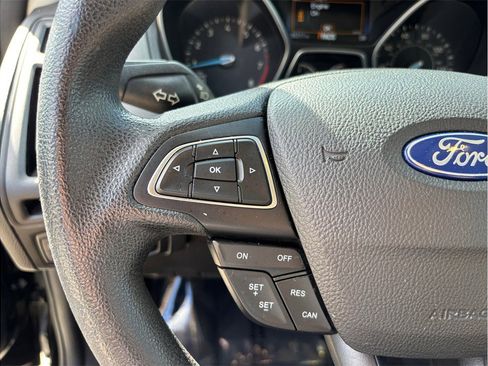 Used 2017 Ford Focus SEL image 20