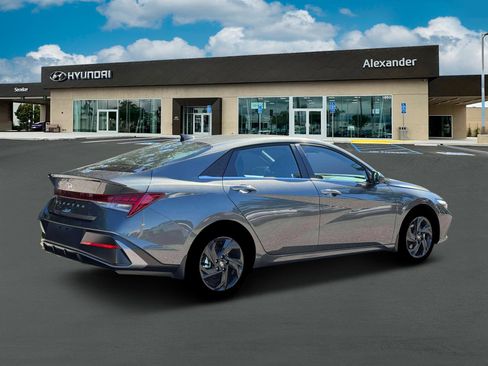 New 2026 Hyundai Elantra SEL Sport Premium FWD image 8