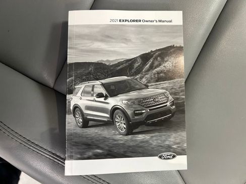 Used 2021 Ford Explorer XLT w/ Equipment Group 202A image 30