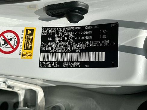 Used 2017 Toyota Highlander XLE FWD image 34