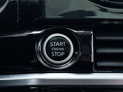 Used 2022 Nissan Pathfinder Platinum w/ Cargo Package image 27