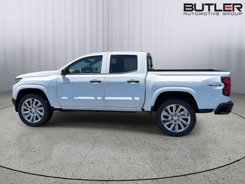 New 2026 Chevrolet Colorado W/T w/ Advanced Trailering Package AWD/4WD image 3
