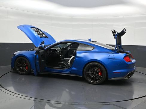 Used 2021 Ford Mustang Shelby GT500 w/ Technology Package RWD image 39
