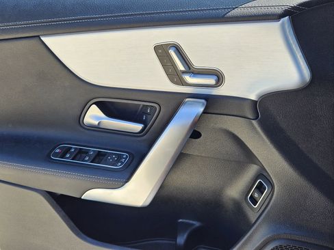 Used 2023 Mercedes-Benz CLA 250 image 31