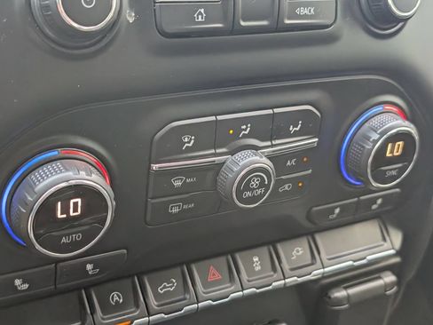Used 2020 Chevrolet Silverado 1500 RST AWD/4WD image 20